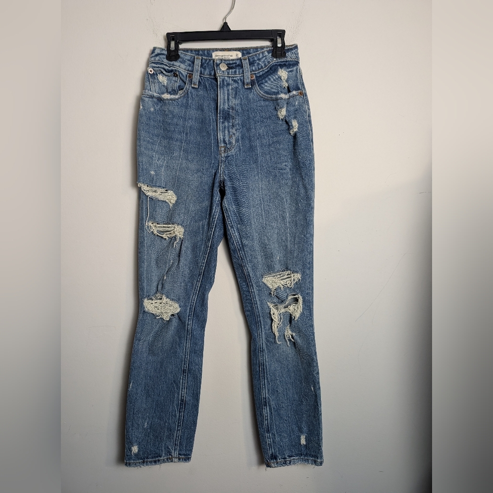 Abercrombie & Fitch Curve Love High Rise Mom Jeans distressed Sz 24